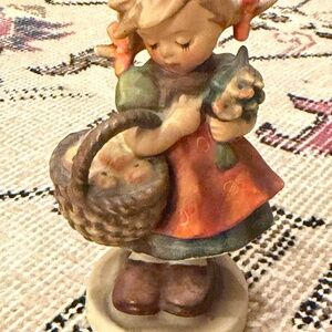 Vintage Goebel Hummel Figurine